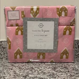 NWT Nanette Lepore Pink and Gold Gingerbread Print Queen Sheet Set